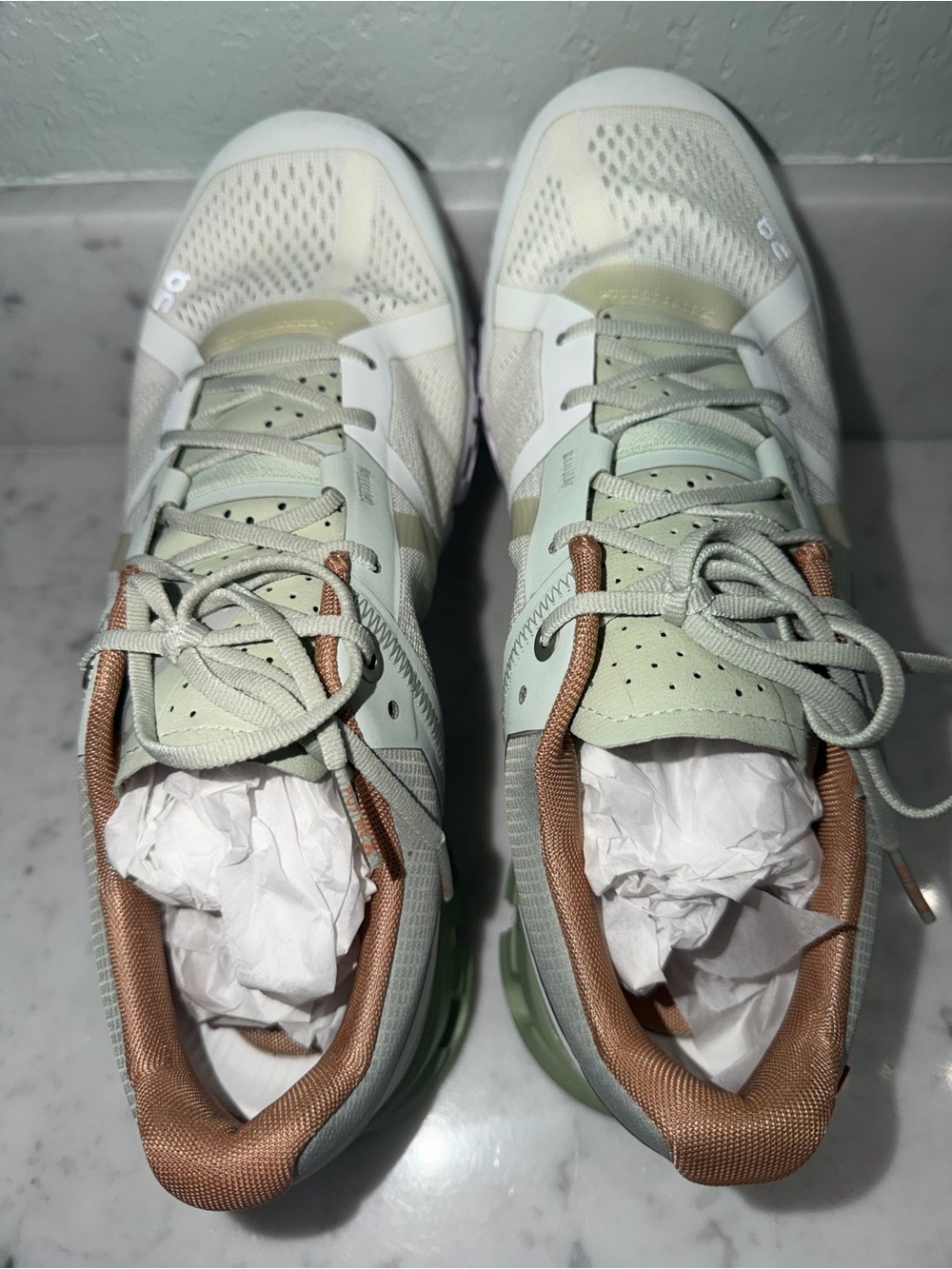 NWOB On Running Cloudflow Women's Shoe in Mint Green, White and Tan 9.5 - Picture 6 of 7